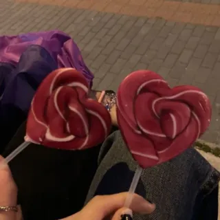 ❤️ 5b149388 하트, 롤리팝, 사탕, 달콤한, 디저트, 사랑, 발렌타인데이 telegram sticker