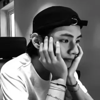 🕸 e7ee4742 person, schwarzweiß, mann, porträt, hut, armband, ohr telegram sticker