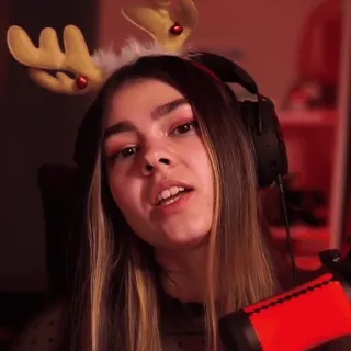 ❤️ 40aa981f wanita, potret, natal, rusa kutub, headset telegram sticker