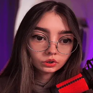 👽 69614636 wanita, potret, wajah, gadis, orang, mata, penyanyi telegram sticker