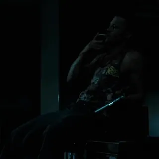 😎 8bfb580f สูบบุหรี่, ปืน, ผู้ชาย, บุหรี่, อาวุธ, มืด telegram sticker