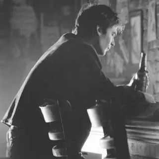 ▪️ 2feaacf7 pria, botol, skateboard, minum, bersandar telegram sticker