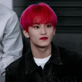 ⚓️ 576fa841 homme, portrait, personne, coréen, cheveux roses, veste en jean whatsapp sticker