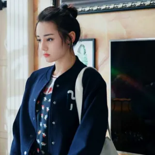 🔫 085a636c femme, asiatique, portrait, veste, intérieur telegram sticker