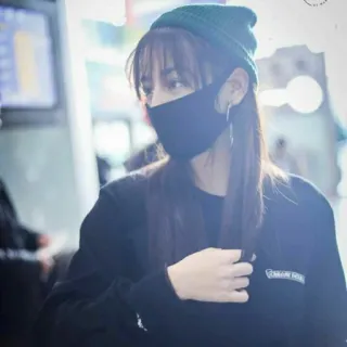 🔫 2aa6bb5f femme, masque, bonnet, mode, portrait telegram sticker