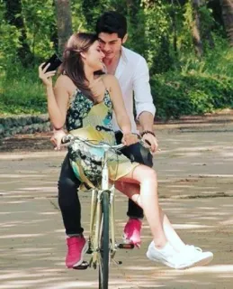 🚲 1b71fd0b 情侣, 自行车, 浪漫, 骑自行车, 爱, 公园 telegram sticker