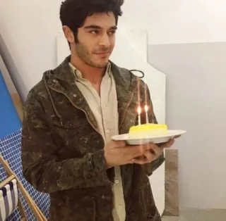 🎂 41229809 男人, 生日, 蛋糕, 蜡烛, 肖像, 室内 telegram sticker