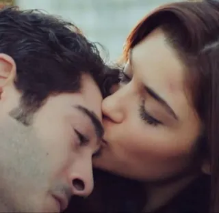 😘 d0b24d71 情侣, 亲吻, 爱, 浪漫, 喜爱 telegram sticker