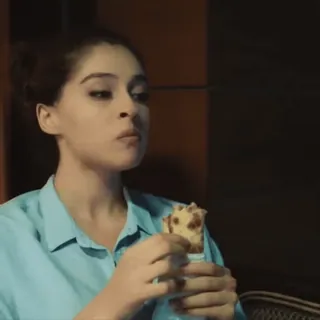 🍊 1746717c 女性, 食べる, シャワルマ, 食べ物, ポートレート telegram sticker