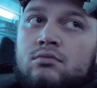 😔 5eef82fb 셀카, 얼굴, 남자, 인물사진, 클로즈업, 사람 telegram sticker