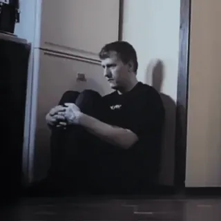 😢 b91ec46d mężczyzna, smutny, siedzący, podłoga, samotny, melancholia, depresja telegram sticker