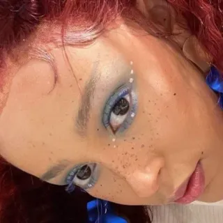 🐚 92774315 女性, 肖像, 脸, 化妆, 美丽 telegram sticker