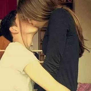 😘 2a849316 키스, 커플, 로맨스, 사랑, 친밀함 whatsapp sticker