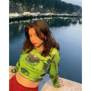 😳 a4e24d12 vrouw, meisje, mode, portret, rivier, pose, stad telegram sticker