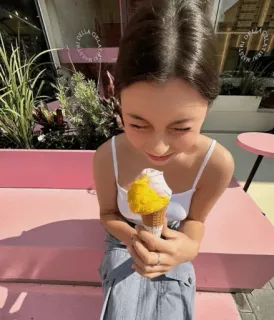 🤪 7ca521e5 ice cream, girl, food, summer, dessert, cone telegram sticker