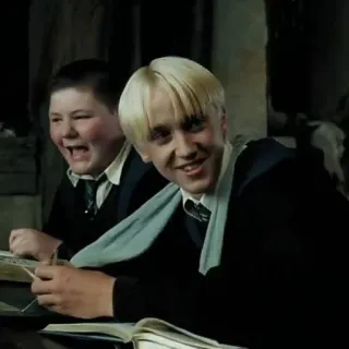 🐍 17659003 Draco Malfoy Harry Potter Draco Malfoy, Harry Potter, Serpentard, étudiants, monde des sorciers, école, ami whatsapp sticker