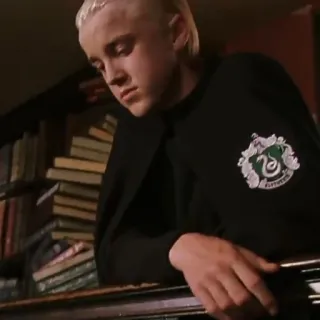 🐍 ab87da38 Draco Malfoy Harry Potter Slytherin Slytherin, Harry Potter, Drago Malefoy, sorcier, Poudlard, magie whatsapp sticker