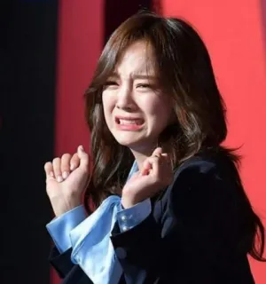 😫 5312df12 femme, pleurs, triste, émotion, expression, portrait whatsapp sticker