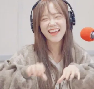 🎧 7f862d21 femme, fille, asiatique, écouteurs, souriant, joyeux whatsapp sticker