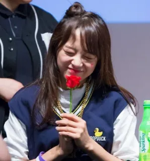 🌹 ada88e12 femme, rose, fleur, portrait, joyeux, heureux, sourire whatsapp sticker