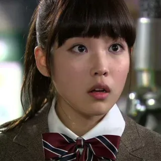 😳 679a17ae mujer, chica, retrato, persona, cara, expresión telegram sticker