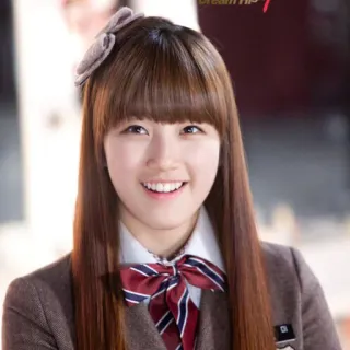 😁 d7fdc2fb Dream Trip mujer, sonrisa, cara, uniforme, lazo, colegiala telegram sticker