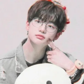 🎟 009c52fb osoba, portret, okulary, mężczyzna, koreański, azjatycki telegram sticker