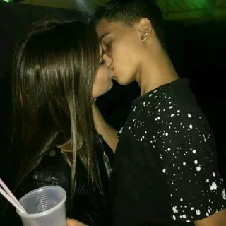 ❤️ 73048b2e キス, カップル, 愛, ロマンス, ティーン, 愛情 telegram sticker