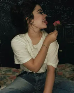 😜 9005120d 女性, 花, ポートレート, ティーン, 女の子, モデル telegram sticker