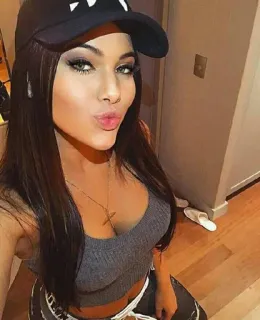 😘 93fde32e 女性, 女の子, 自撮り, ポートレート, 若い, 帽子 telegram sticker