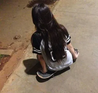 🙇‍♀ bf06184e スケートボード, 女の子, 座る, 髪, スケボー, ストリート telegram sticker