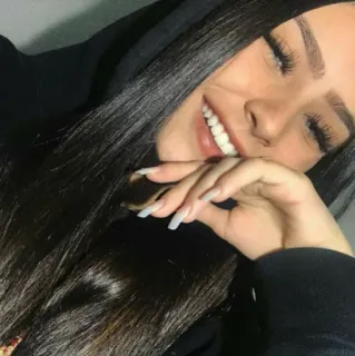 😂 ed8c9ebb 女性, 女の子, 笑顔, ポートレート, パーカー, ヘア telegram sticker