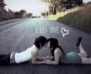 😘 df14aca2 kiss me Kuss, Liebe, Romantik, Zuneigung, Herz telegram sticker