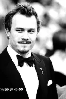 🤵 cad42197 Joker Batman JOKER Schauspieler, Heath Ledger, Porträt, Schwarzweiß, Fliege, Joker, Bösewicht, DC Comics whatsapp sticker