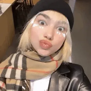 🥂 4b1cf321 mulher, cachecol, retrato, moda, pessoa, gorro telegram sticker