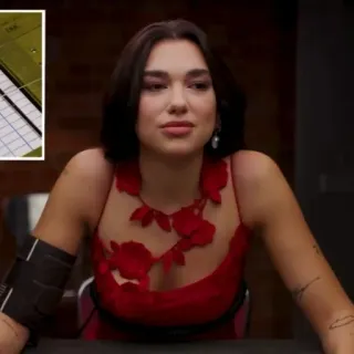 📌 12de39d6 Dua Lipa penyanyi, selebriti, wanita, gaun merah, potret telegram sticker