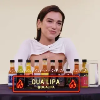 Dua Lipa; @Cielvot whatsapp stickers
