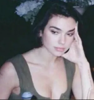 🤨 effb168b dua lipa, chanteuse, célébrité, portrait, femme telegram sticker