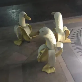 🍌 37043787 banane, canard, drôle, fruit, art, sculpture telegram sticker