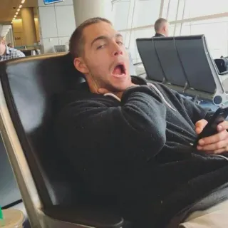 🍃 a75e51bd 남자, 공항, 기다림, 여행, 앉아있는, 의자 telegram sticker