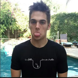 🍃 b928e797 I fell in a hole 남자, 혀, 수영장, 구멍, 검은 셔츠 telegram sticker