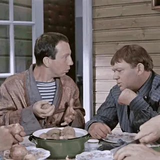 😒 23350fd8 люди, в помещении, общение, еда, дискуссия, мужчины telegram sticker