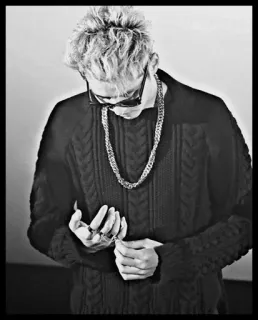 ➖ 4bdc9707 man, jewelry, sweater, portrait, fashion, person, adult telegram sticker