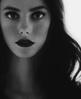 💔 7086a1df kobieta, portret, twarz, czarno-białe telegram sticker