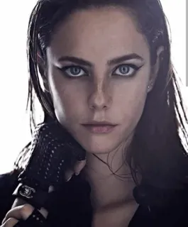 🦋 b7a4c943 Porträt, Frau, Person, Gesicht, Make-up, Stil telegram sticker