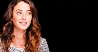 🦋 c21e1c37 Frau, Porträt, Person, Lächeln, Brünette, hübsch telegram sticker