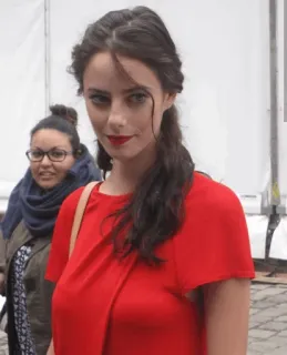 🦋 ccac0809 Frau, rotes Kleid, Porträt, Brünette, Mode, Schauspielerin telegram sticker