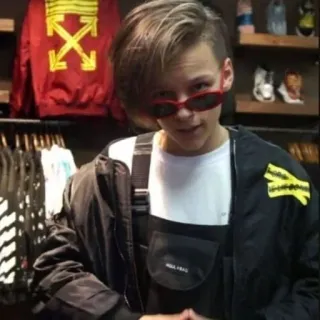 🌟 7e4cd55a NOPE BAG quần áo, thời trang, trẻ, túi xách, phong cách whatsapp sticker