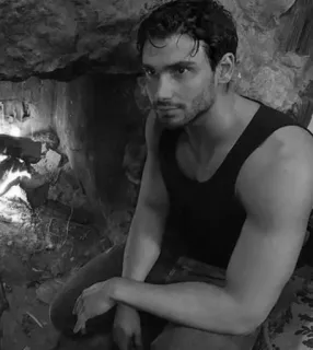 ▪️ 3293f05f mann, tanktop, drinnen, sitzend, porträt telegram sticker