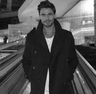 ▪️ 419edebe Mann, Mantel, Porträt, Schwarzweiß, Mode, Model telegram sticker